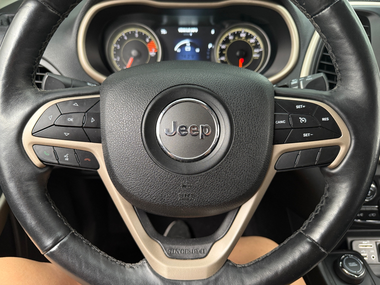 Thumbnail: 2018 Jeep Cherokee - 4