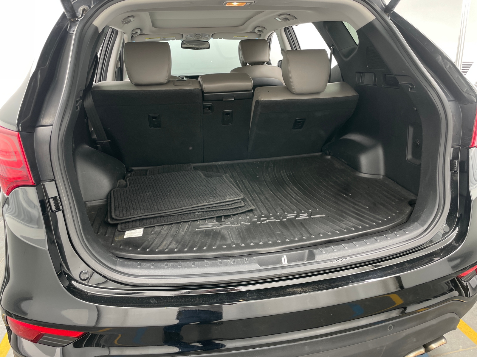 Thumbnail: 2018 Hyundai Santa Fe - 6