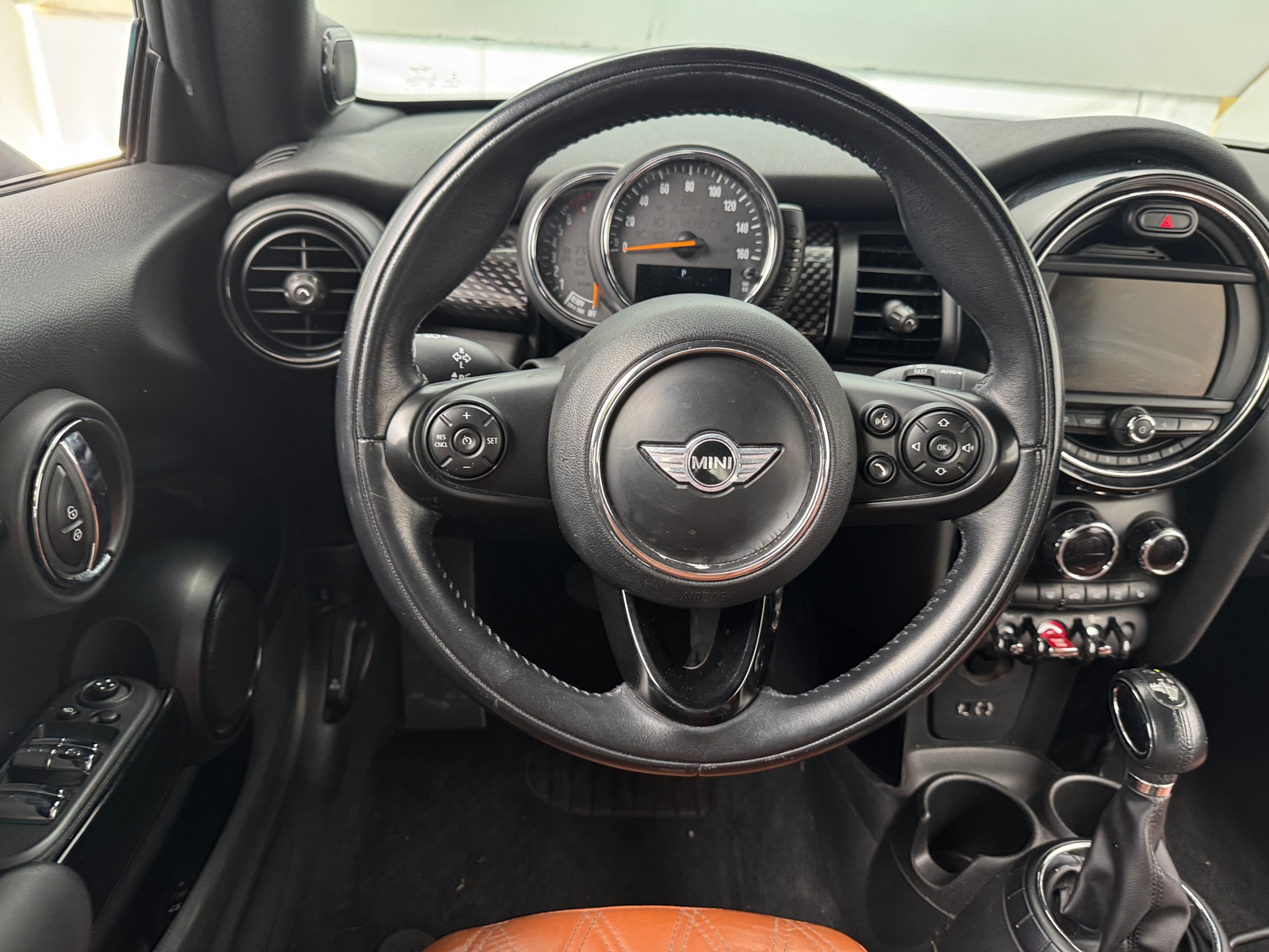 Thumbnail: 2017 MINI Cooper Convertible - 4