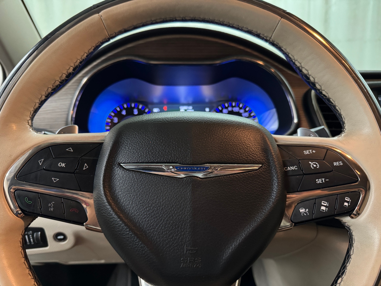 Thumbnail: 2015 Chrysler 200 - 4