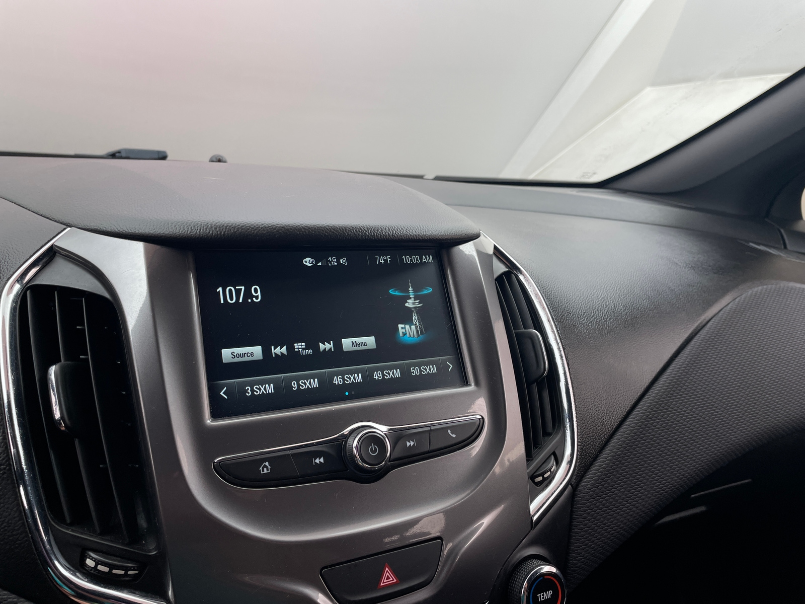 Thumbnail: 2018 Chevrolet Cruze - 4