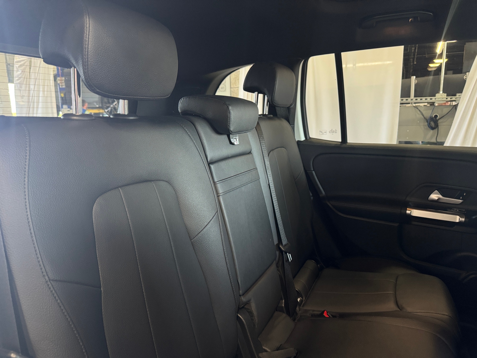 Thumbnail: 2020 Mercedes-Benz GLB - 5
