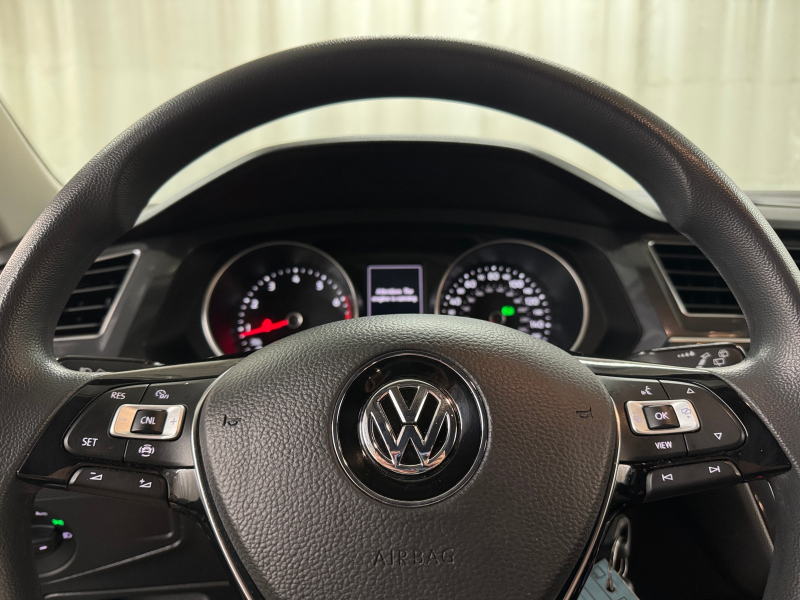 Thumbnail: 2020 Volkswagen Tiguan - 5