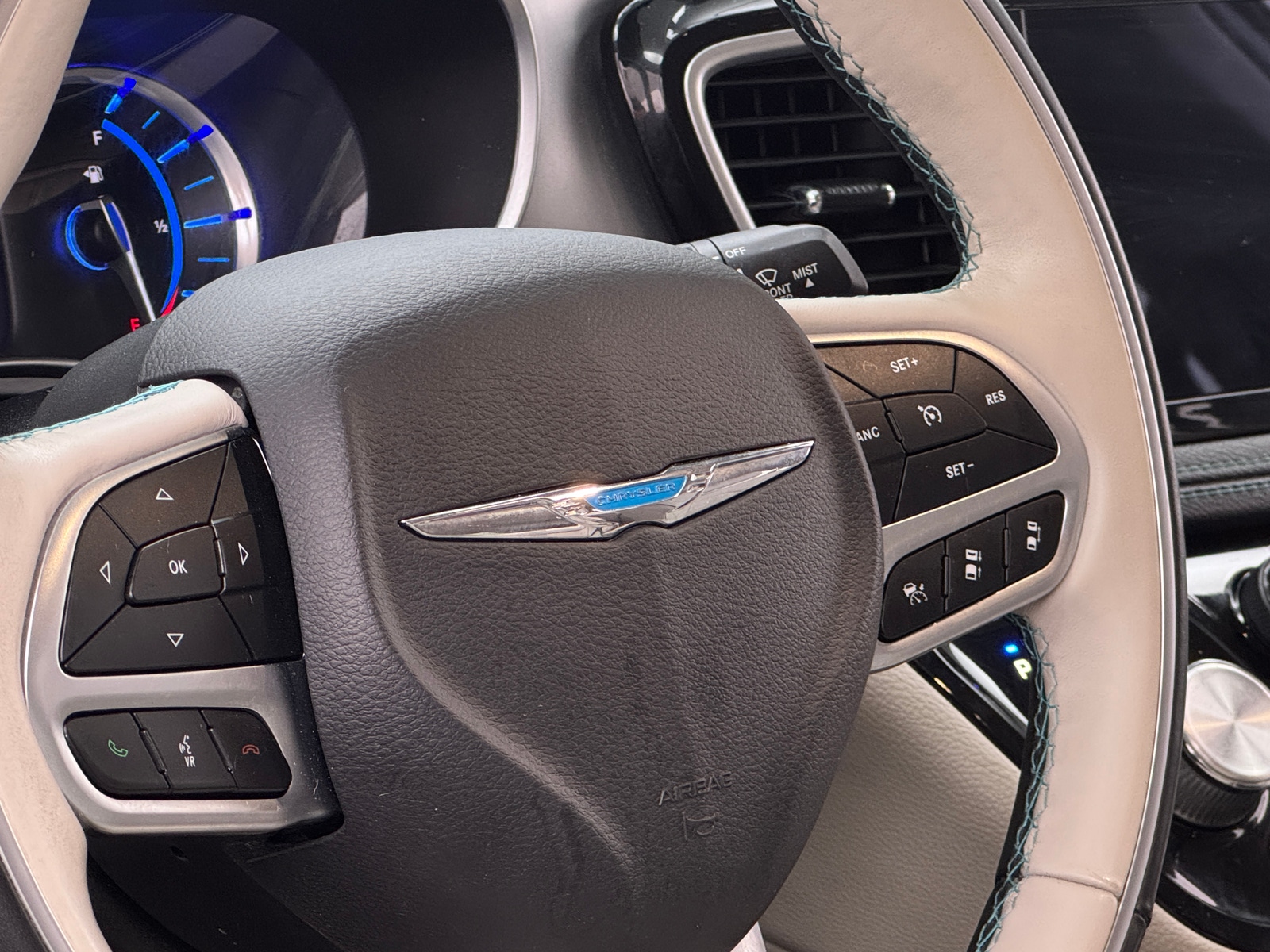 Thumbnail: 2018 Chrysler Pacifica - 4