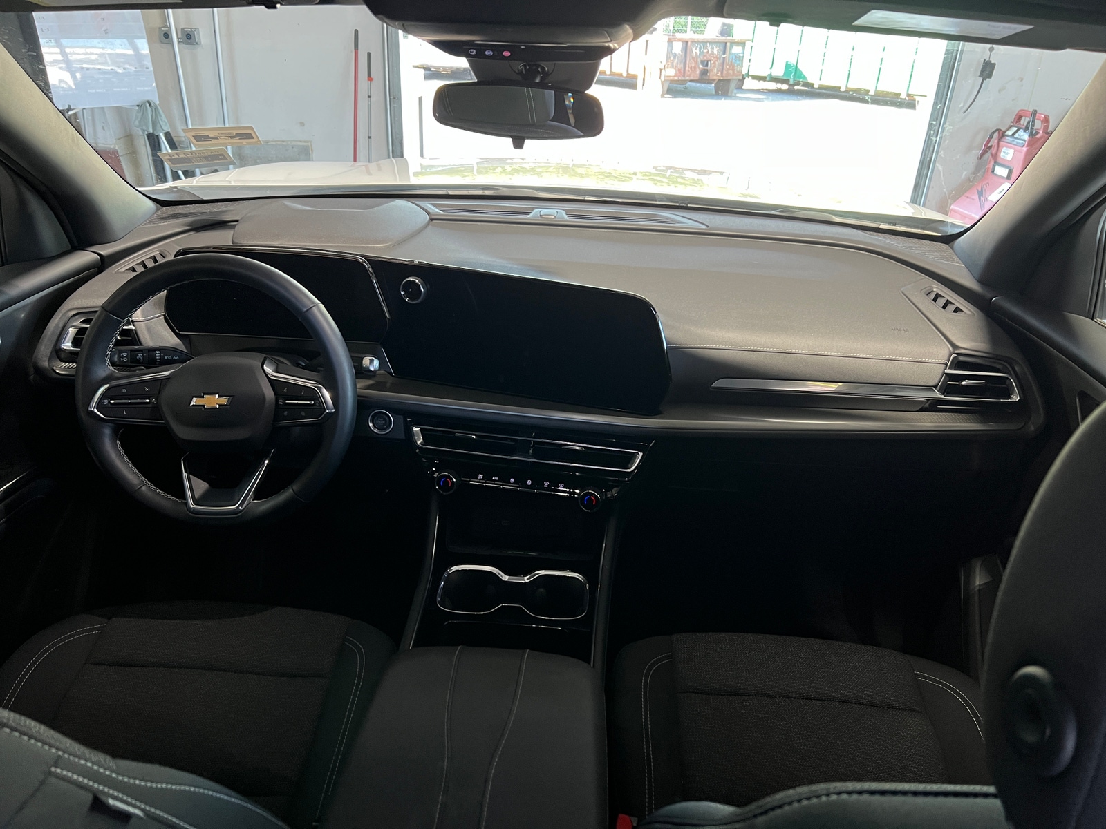 Thumbnail: 2025 Chevrolet Traverse - 3
