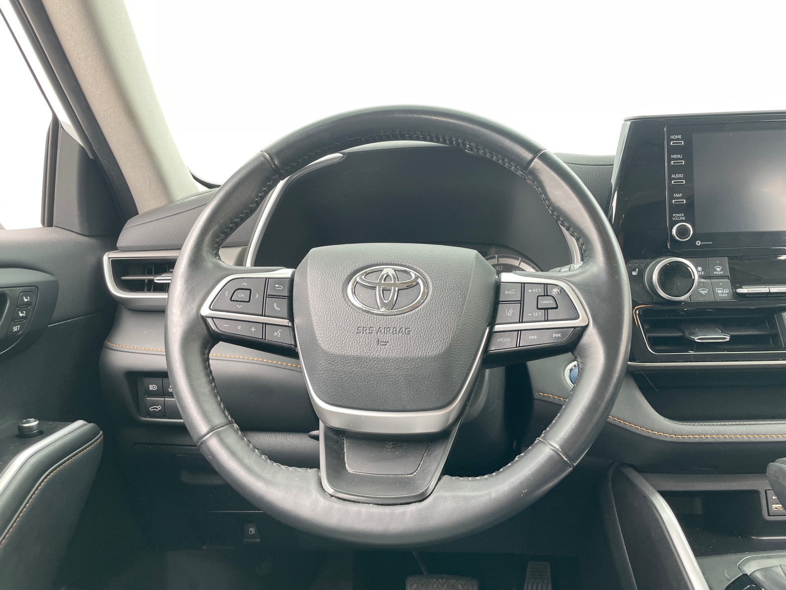 Thumbnail: 2022 Toyota Highlander - 4