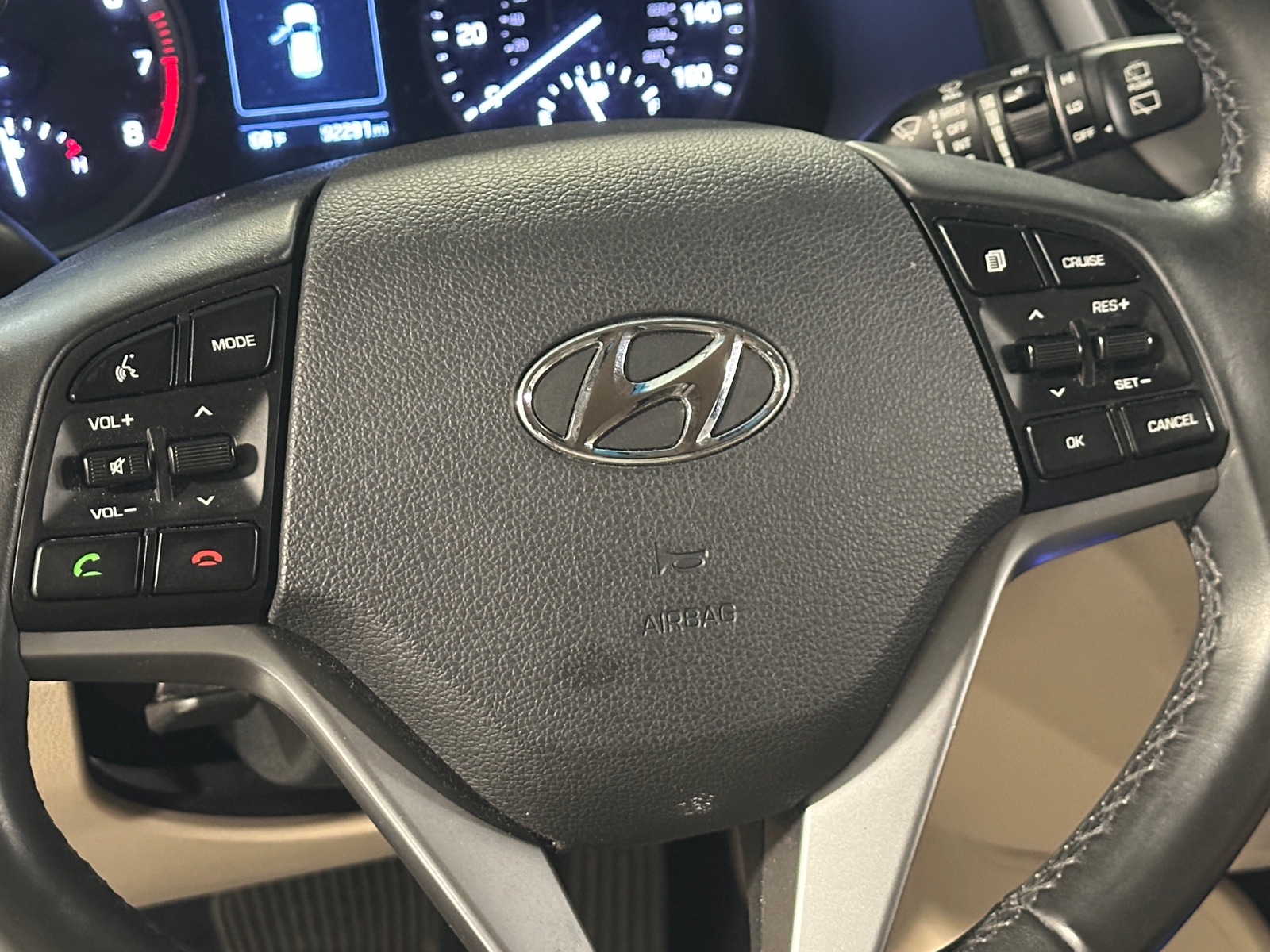 Thumbnail: 2016 Hyundai Tucson - 4