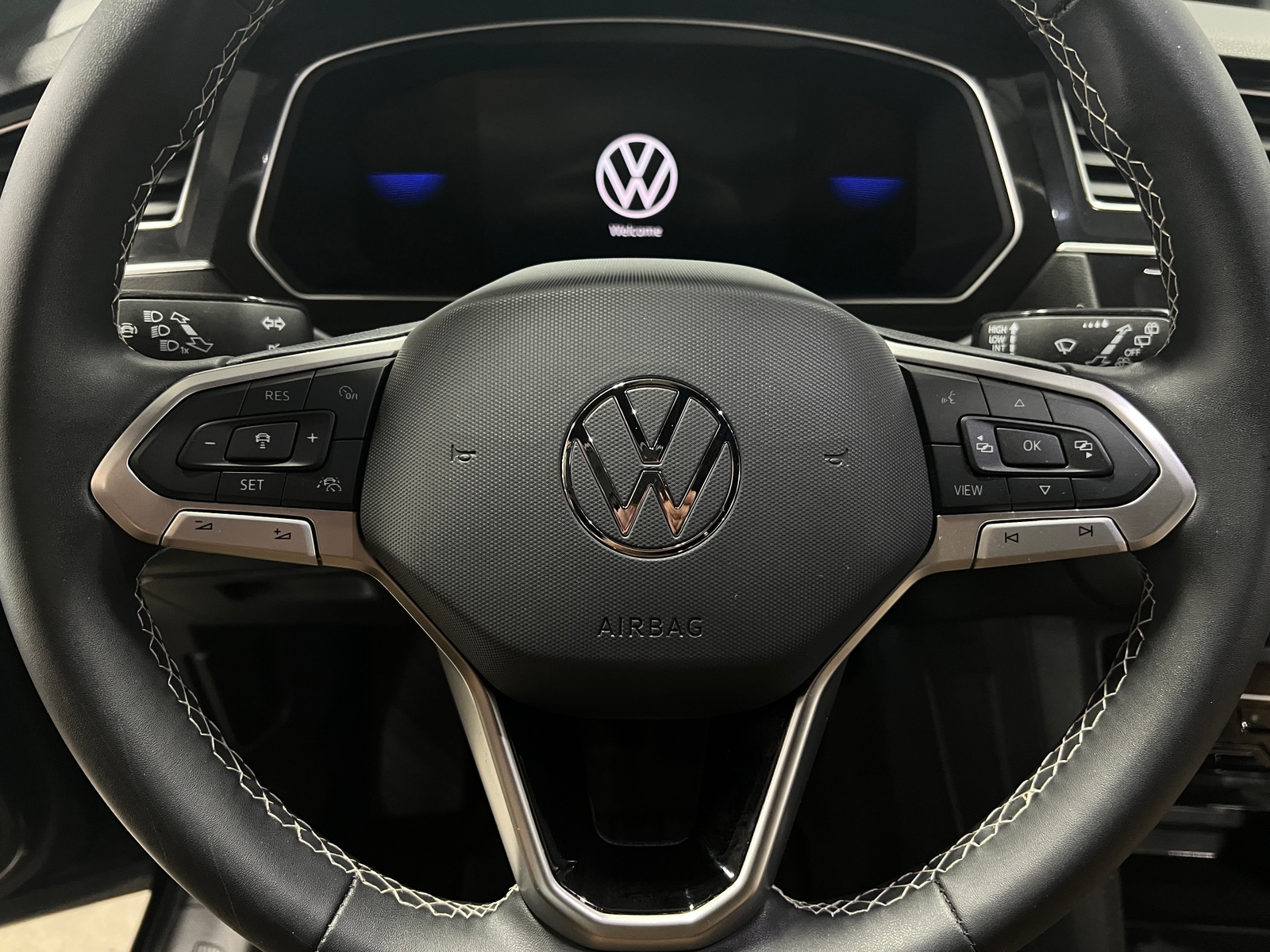 Thumbnail: 2024 Volkswagen Tiguan - 4