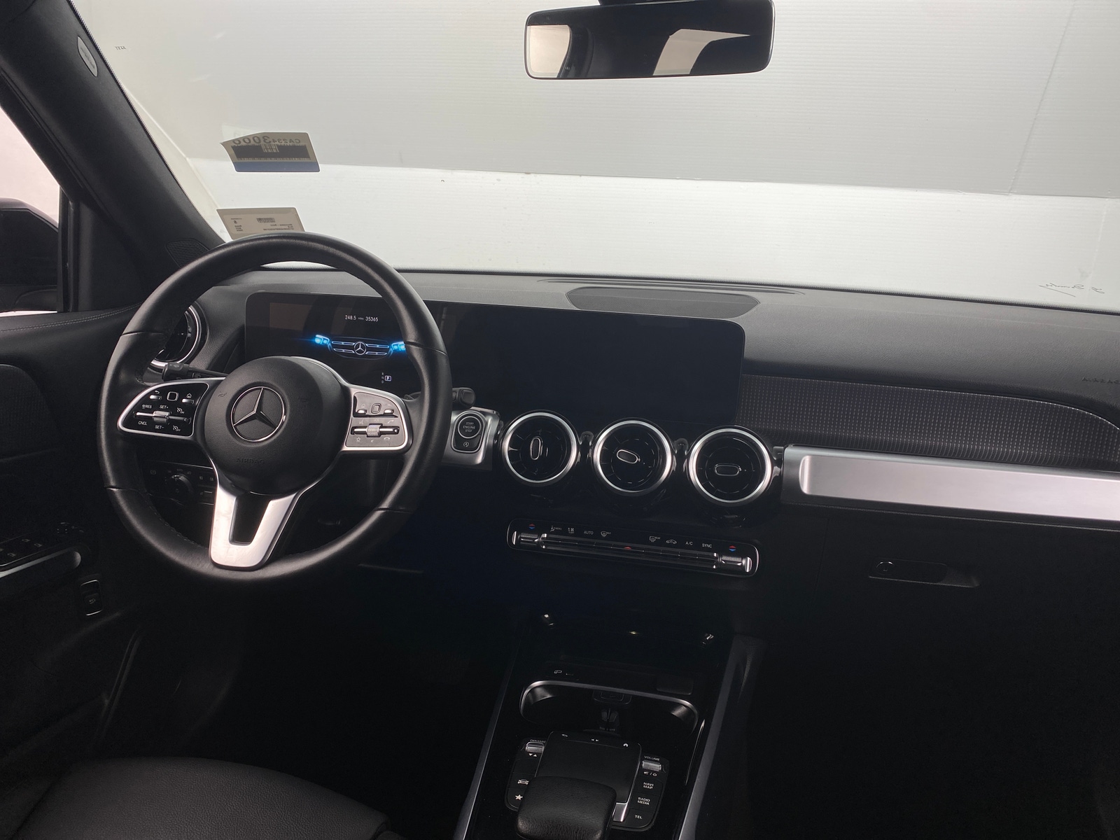 Thumbnail: 2023 Mercedes-Benz GLB - 2