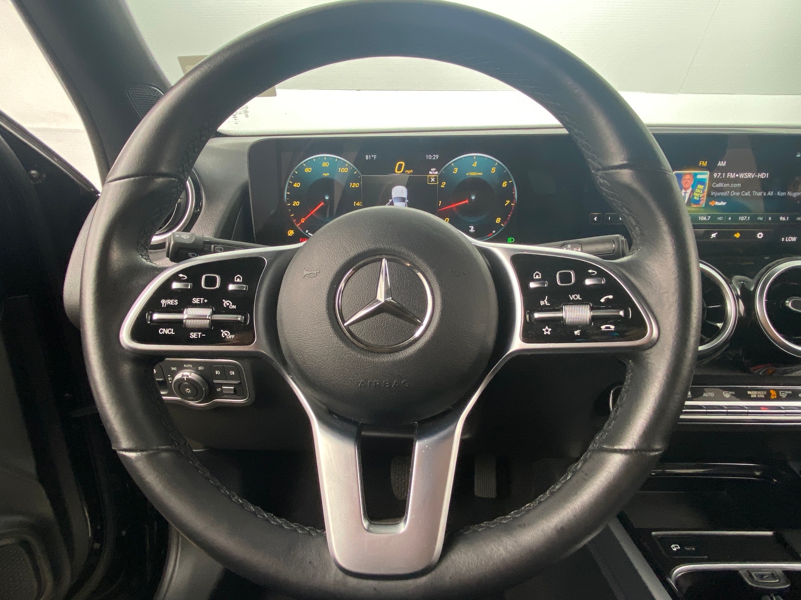 Thumbnail: 2023 Mercedes-Benz GLB - 4