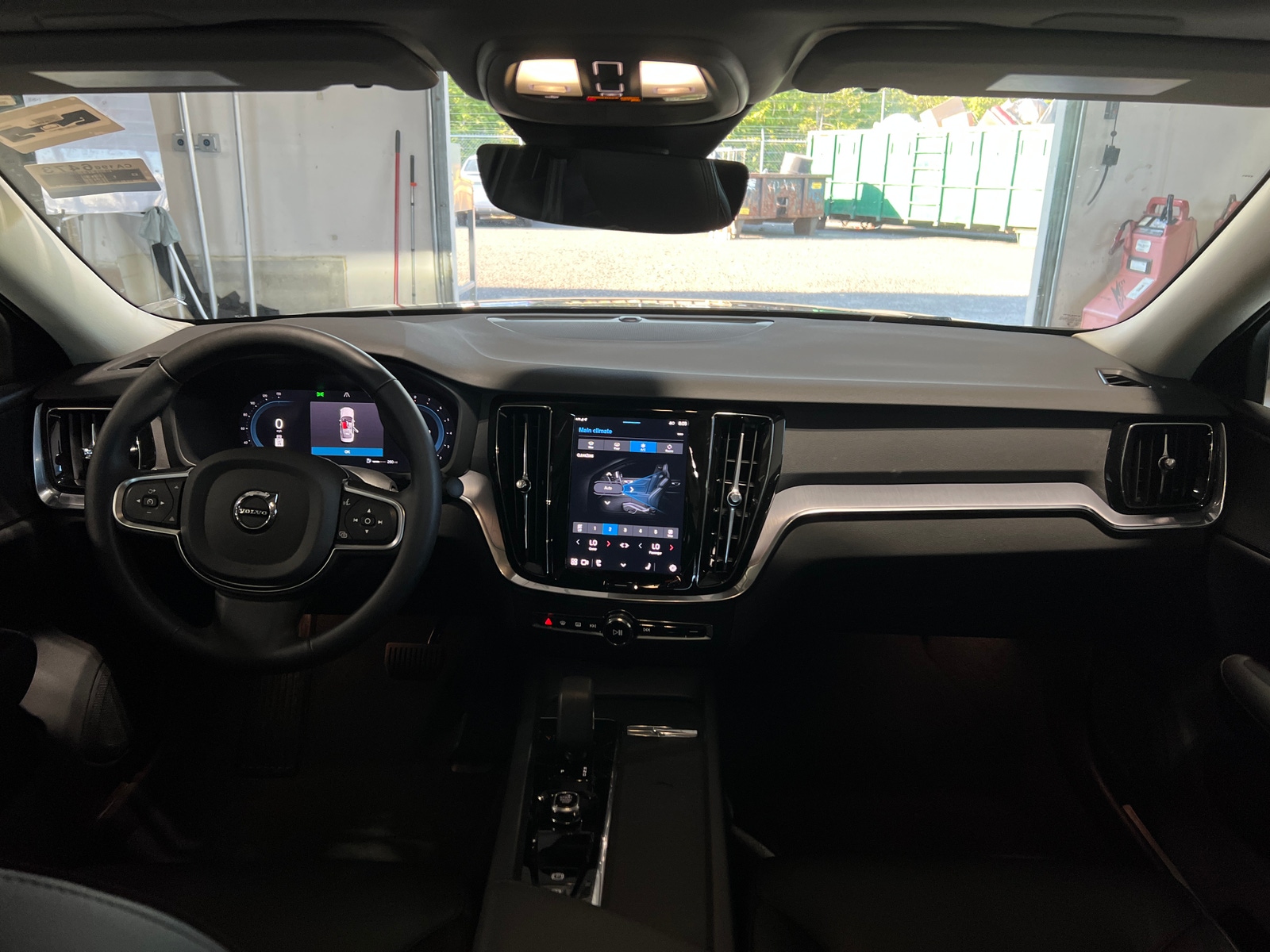 Thumbnail: 2025 Volvo S60 - 2