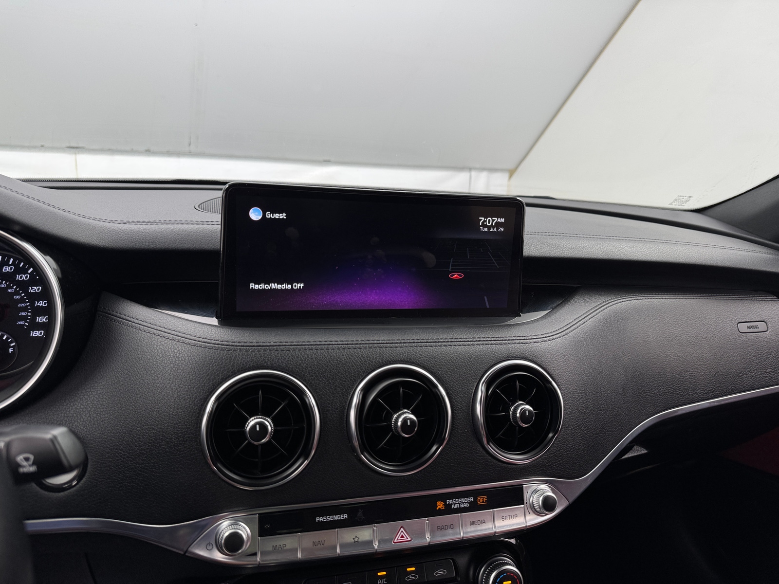 Thumbnail: 2022 Kia Stinger - 3