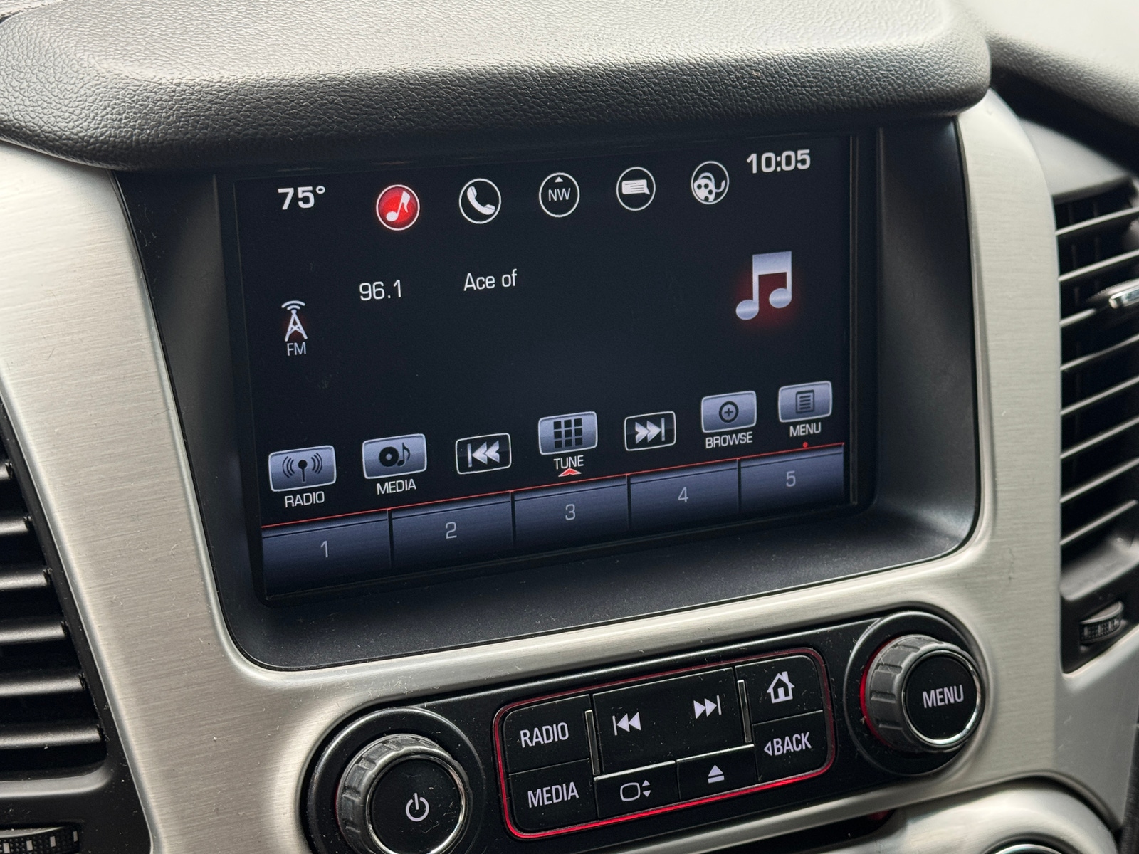 Thumbnail: 2016 GMC Yukon - 3