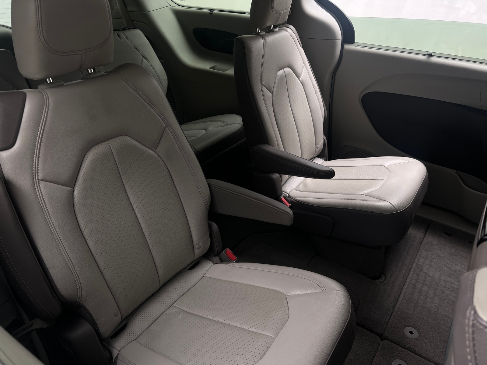 Thumbnail: 2019 Chrysler Pacifica - 5
