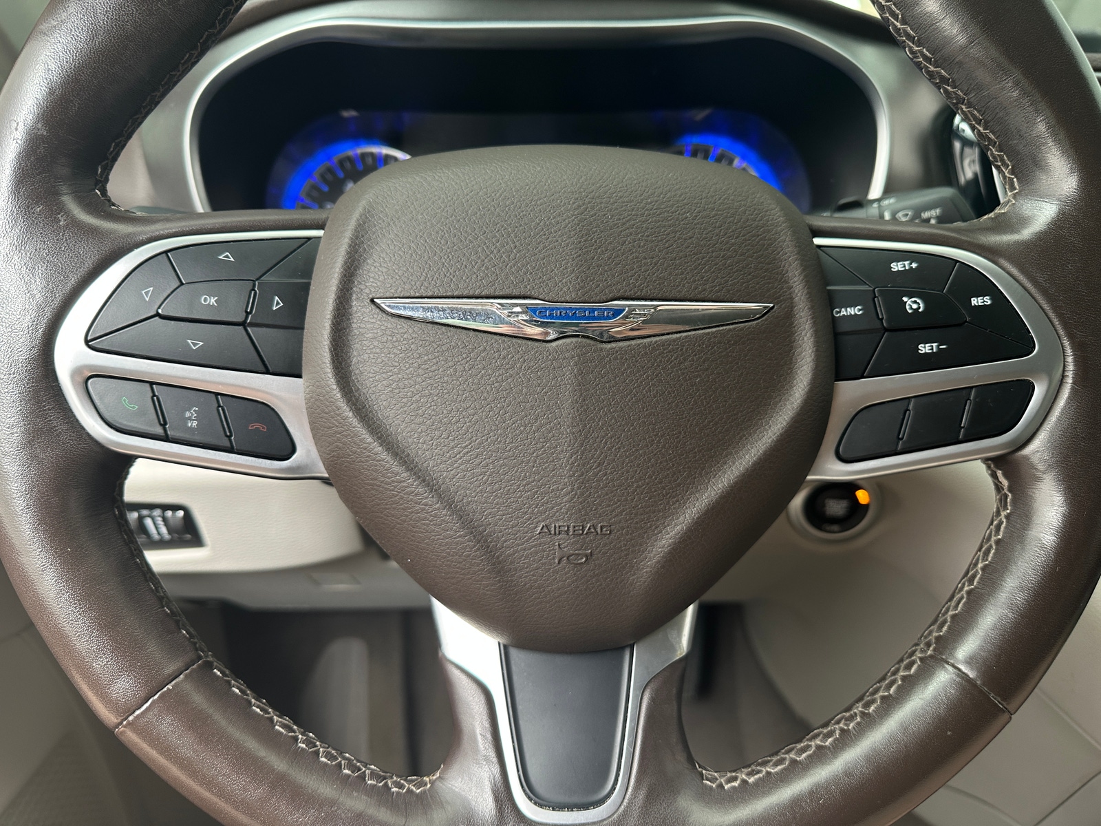 Thumbnail: 2019 Chrysler Pacifica - 4