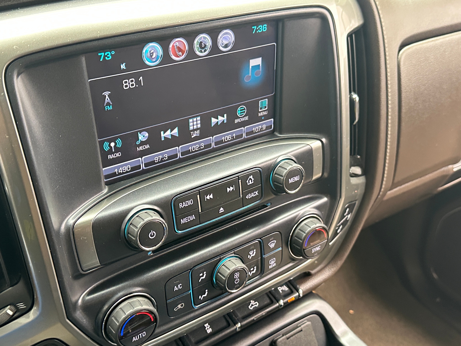 Thumbnail: 2018 Chevrolet Silverado 1500 - 3