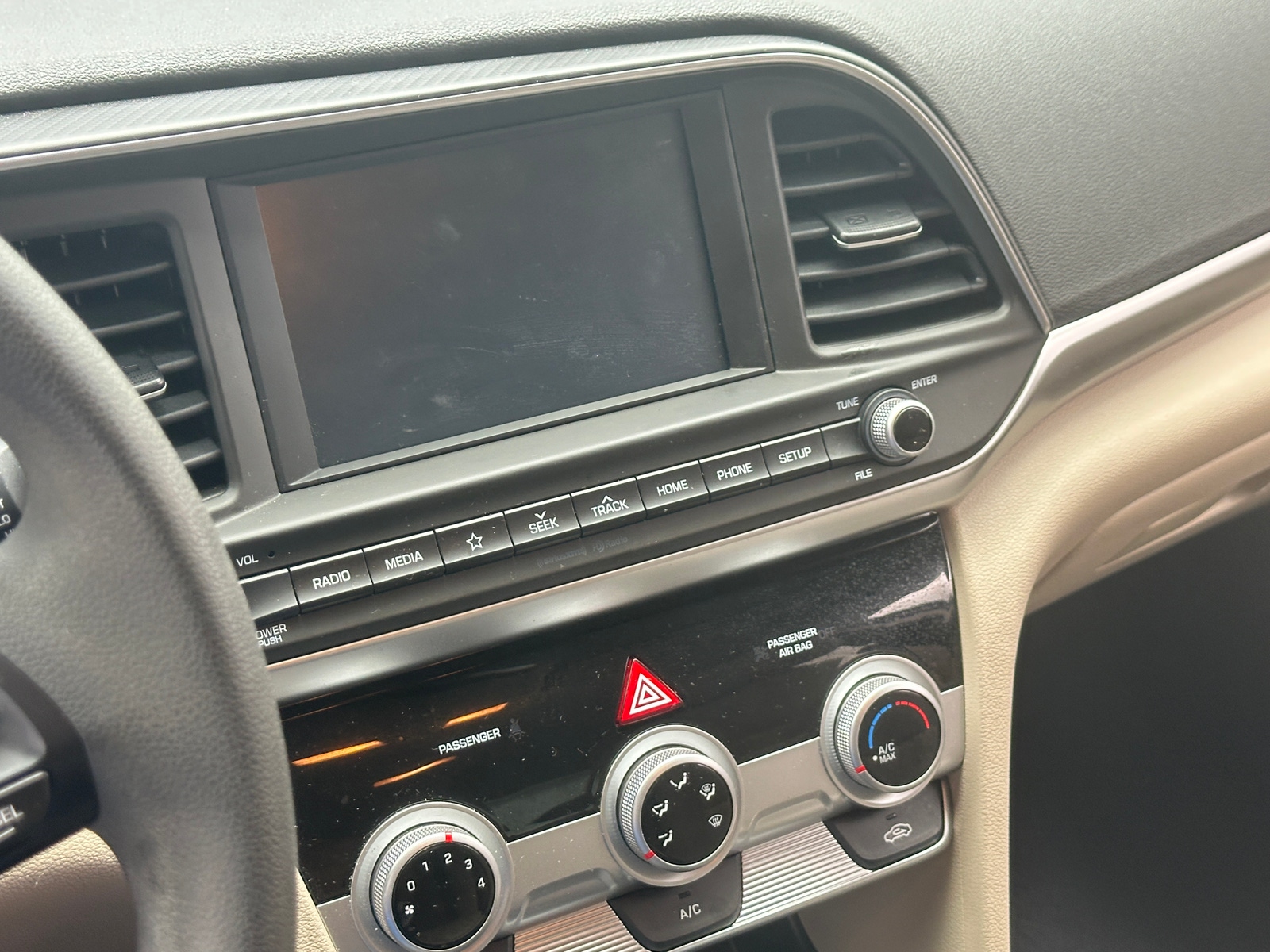 Thumbnail: 2019 Hyundai Elantra - 4