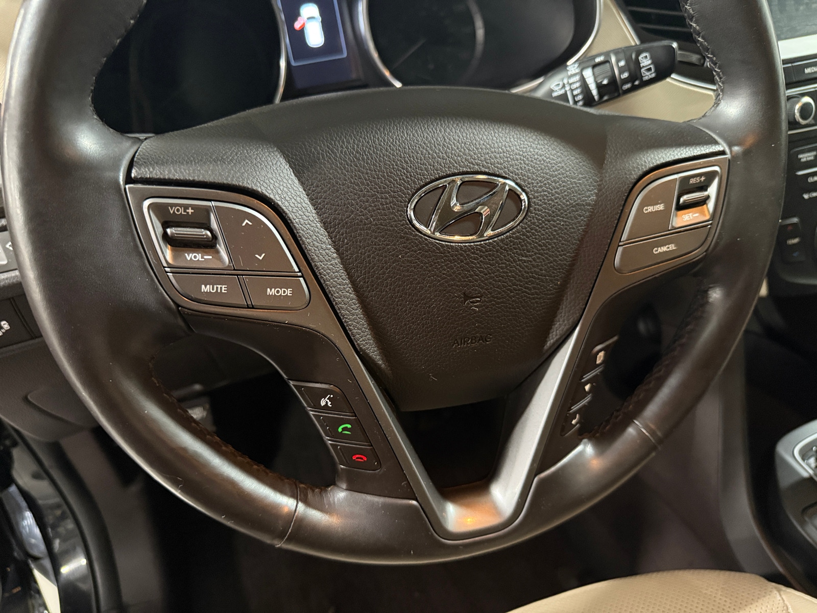 Thumbnail: 2017 Hyundai Santa Fe - 4