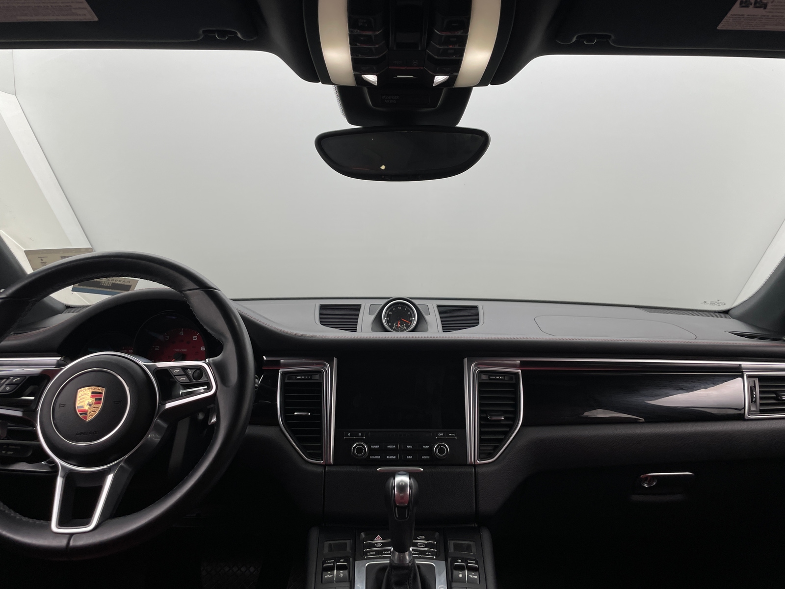 Thumbnail: 2017 Porsche Macan - 2