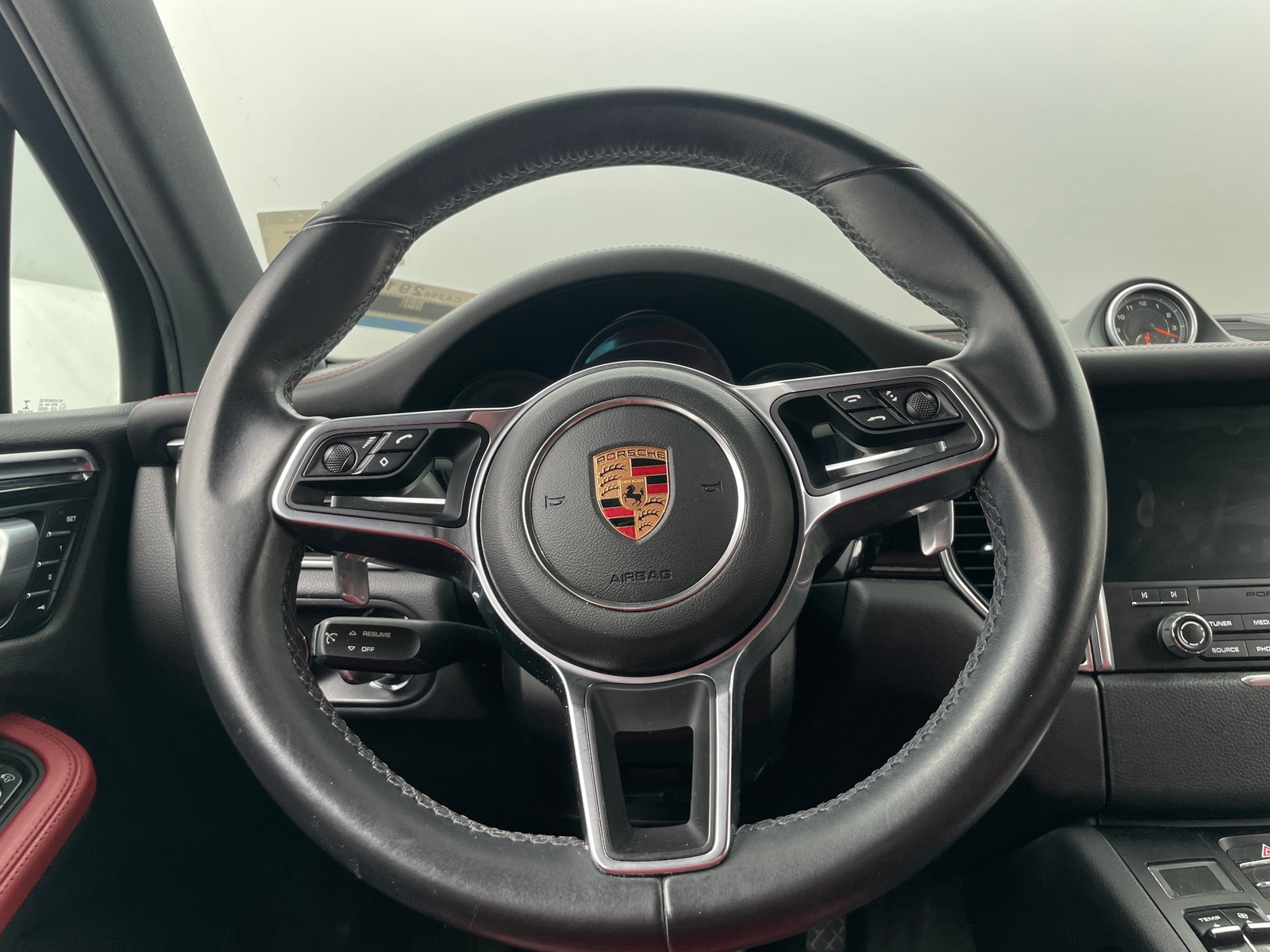 Thumbnail: 2017 Porsche Macan - 4