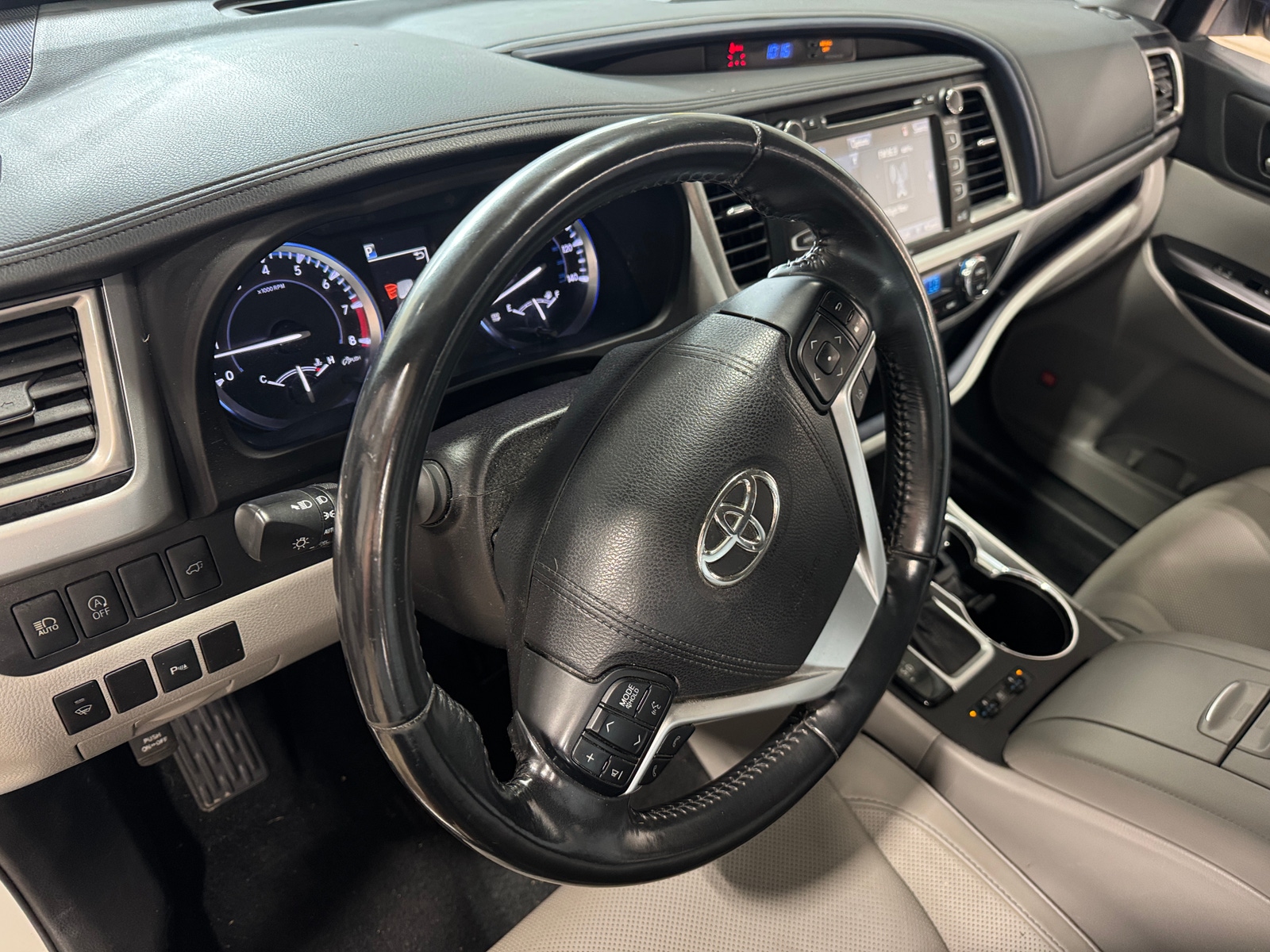 Thumbnail: 2017 Toyota Highlander - 2