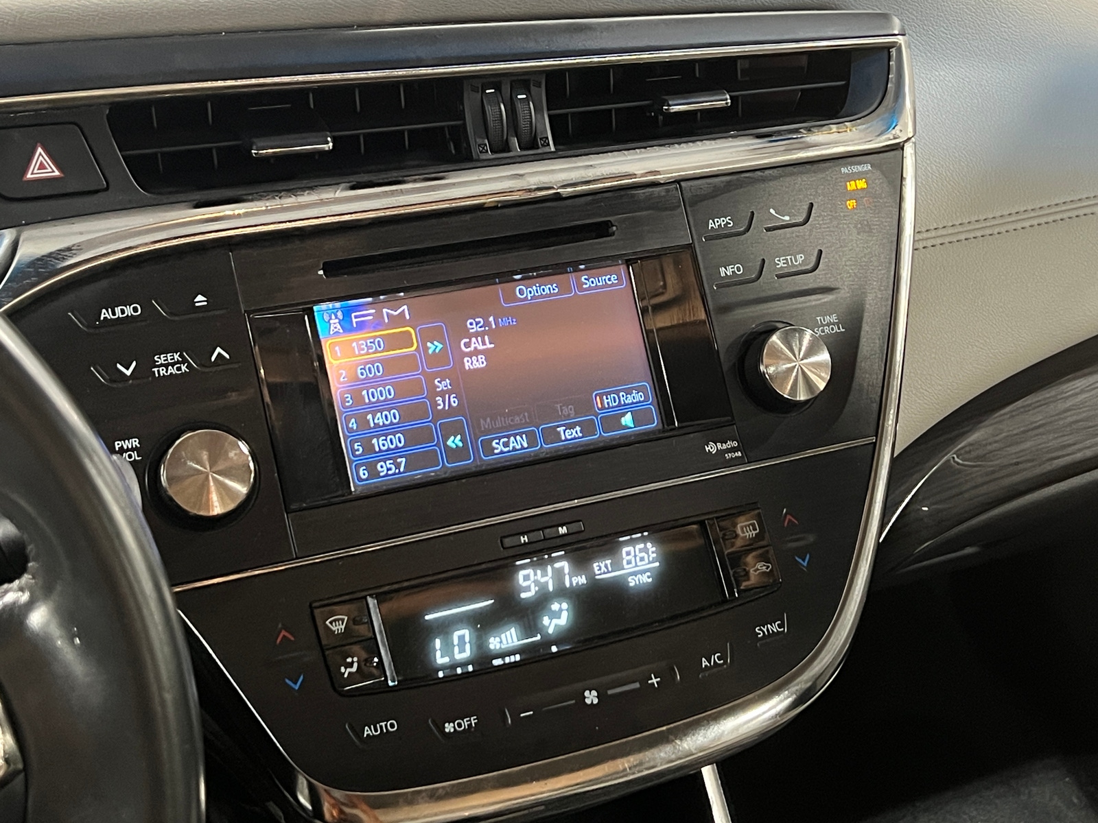 Thumbnail: 2013 Toyota Avalon - 3