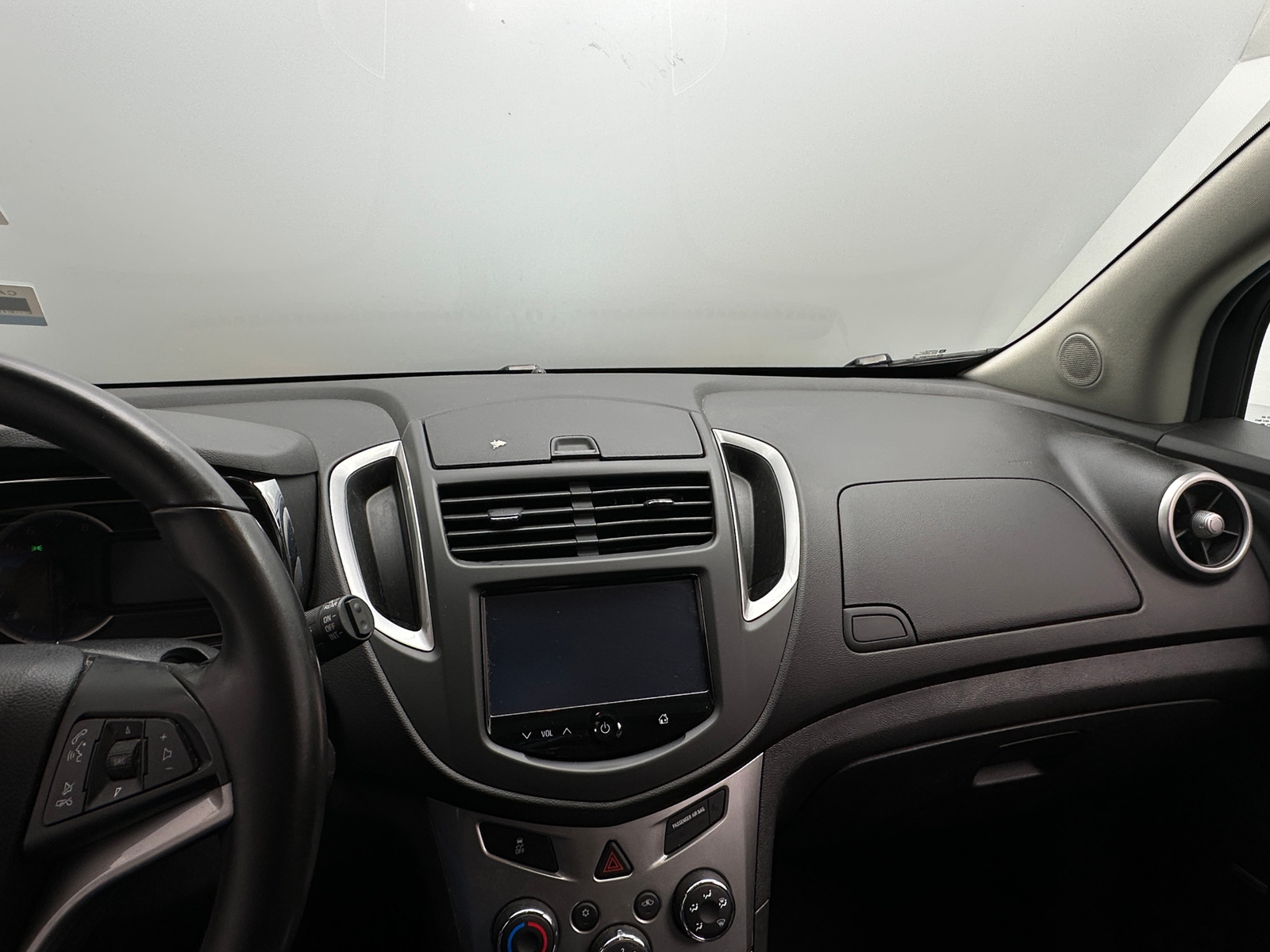 Thumbnail: 2016 Chevrolet Trax - 3