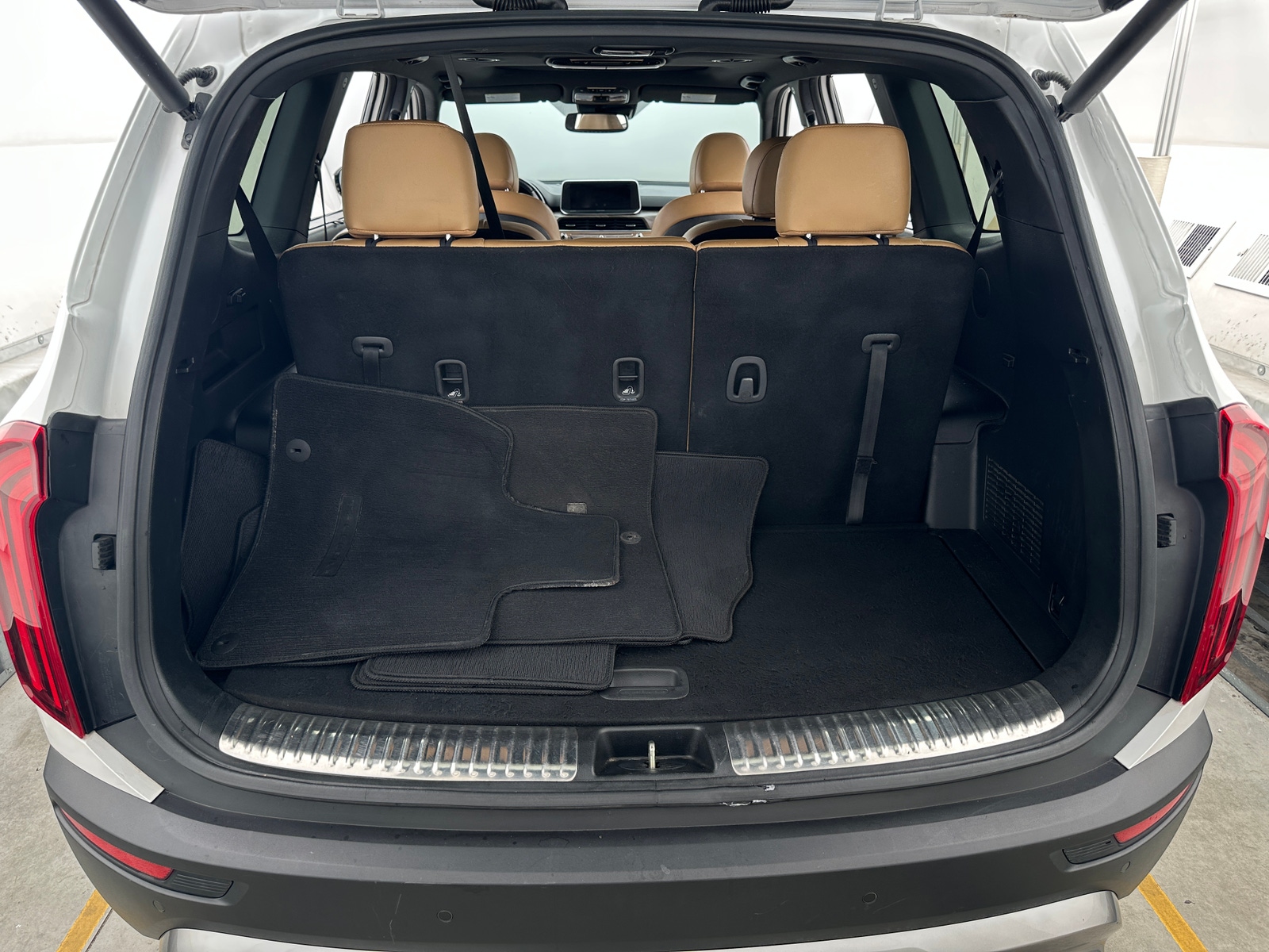 Thumbnail: 2020 Kia Telluride - 6