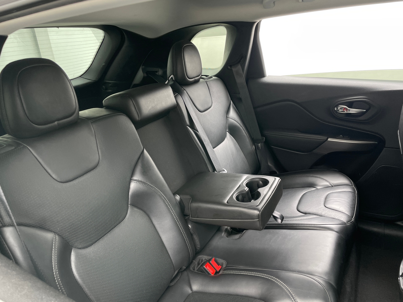 Thumbnail: 2020 Jeep Cherokee - 5