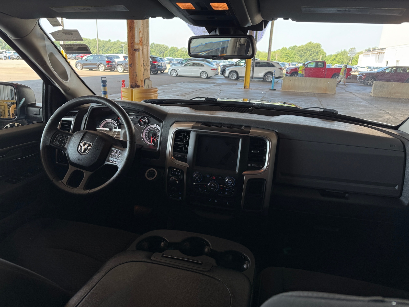 Thumbnail: 2020 RAM 1500 Classic - 3