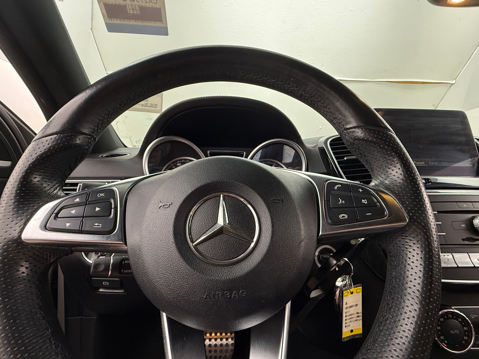 Thumbnail: 2017 Mercedes-Benz GLE - 4