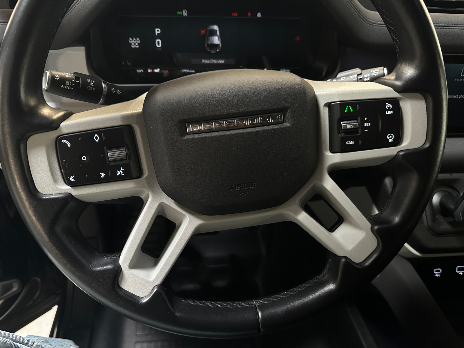 Thumbnail: 2023 Land Rover Defender - 4