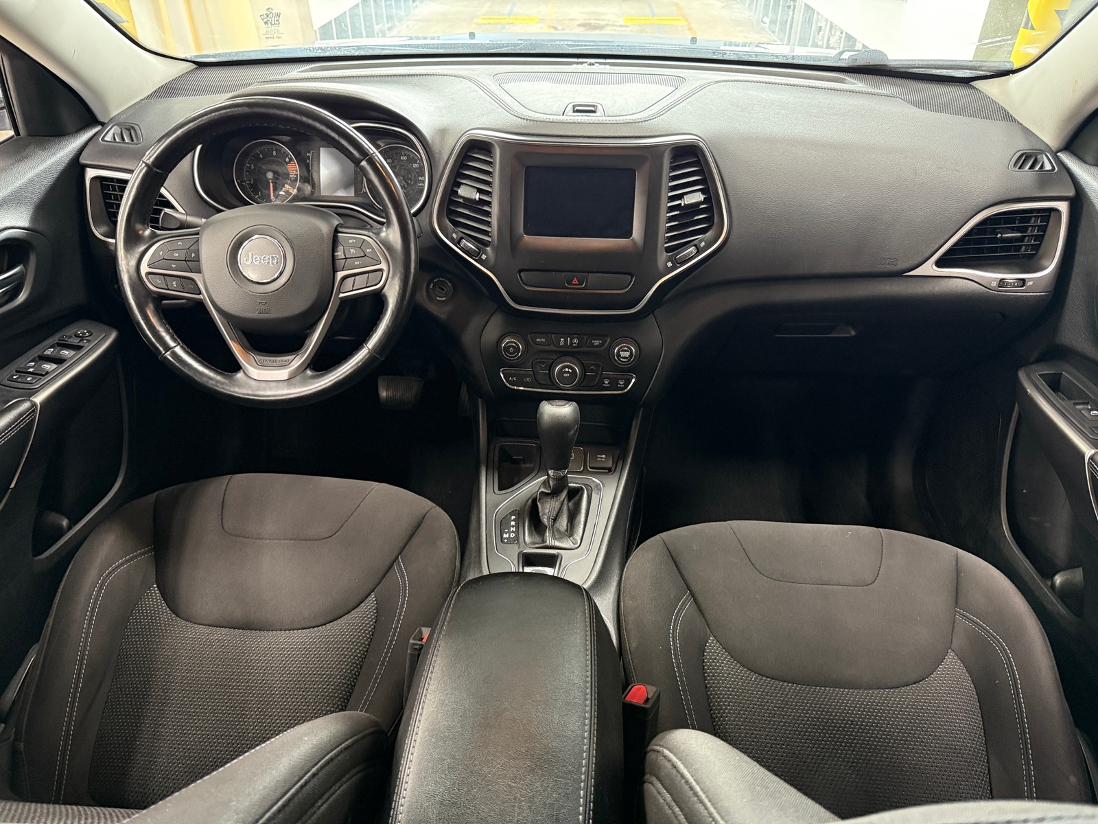 Thumbnail: 2020 Jeep Cherokee - 3