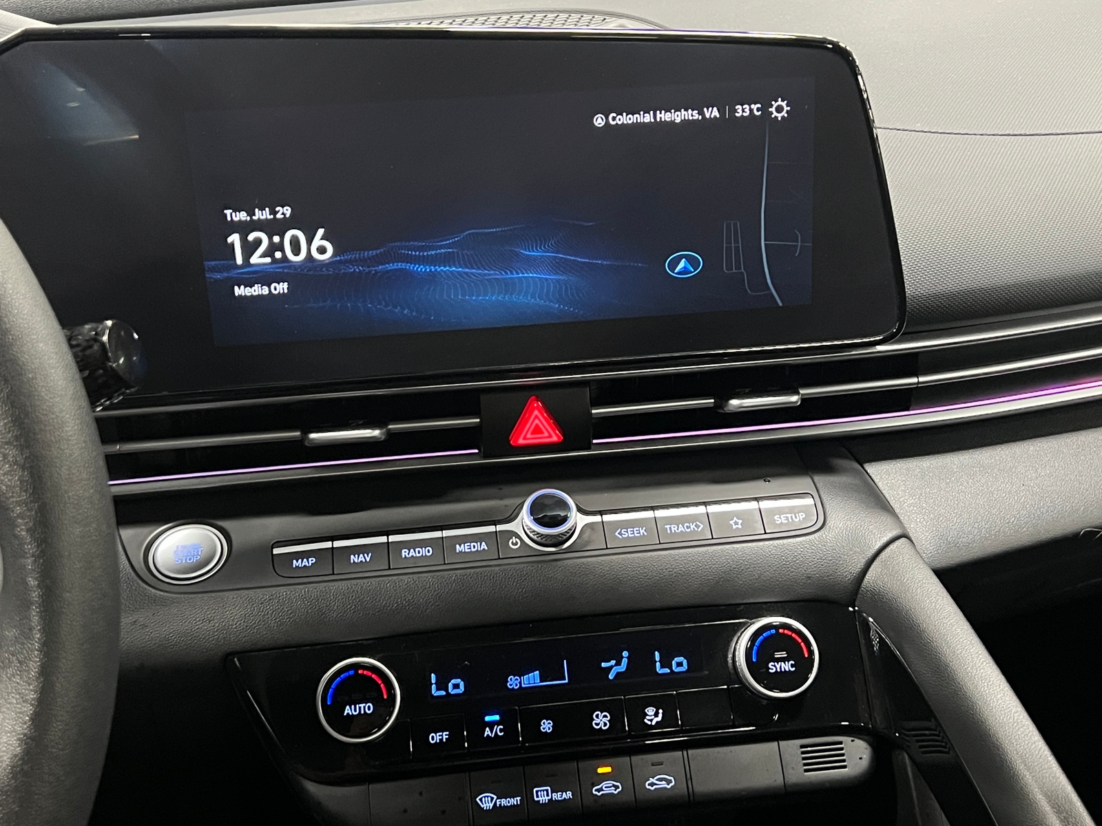 Thumbnail: 2024 Hyundai Elantra - 4