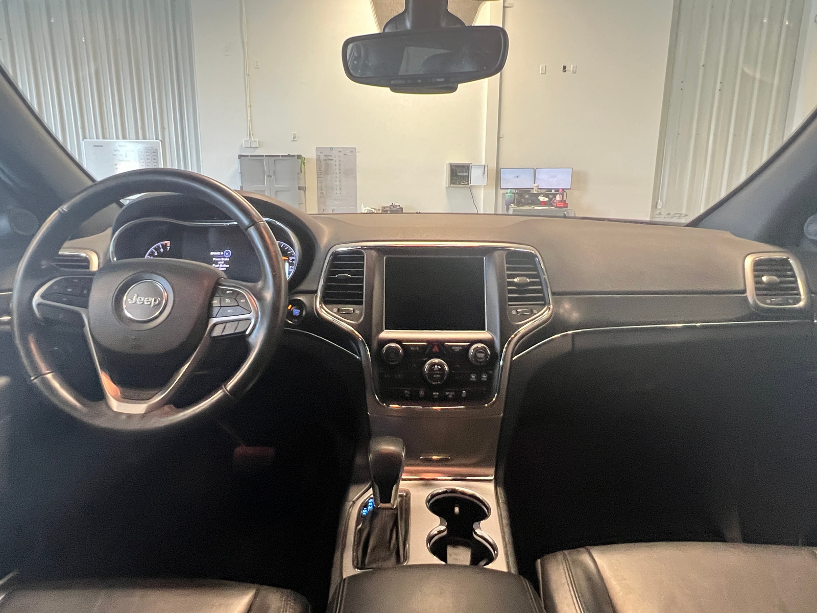 Thumbnail: 2018 Jeep Grand Cherokee - 3
