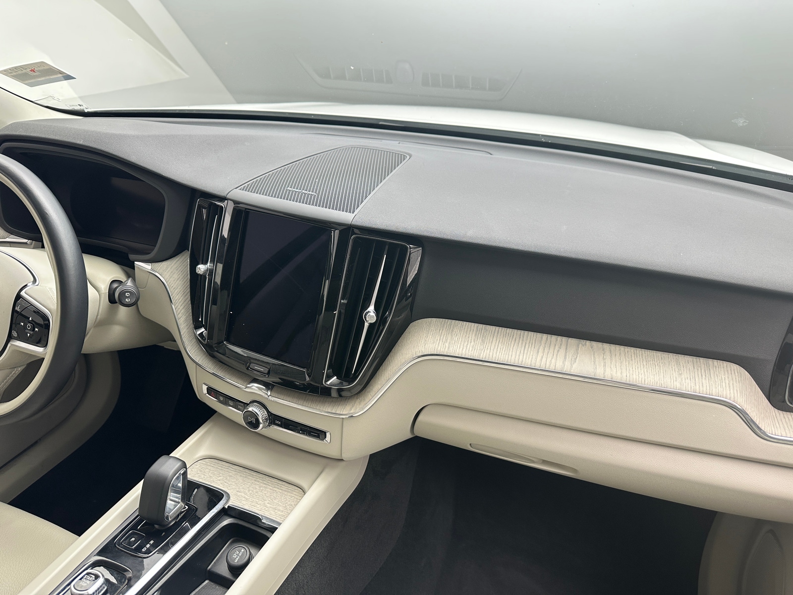 Thumbnail: 2023 Volvo XC60 - 2