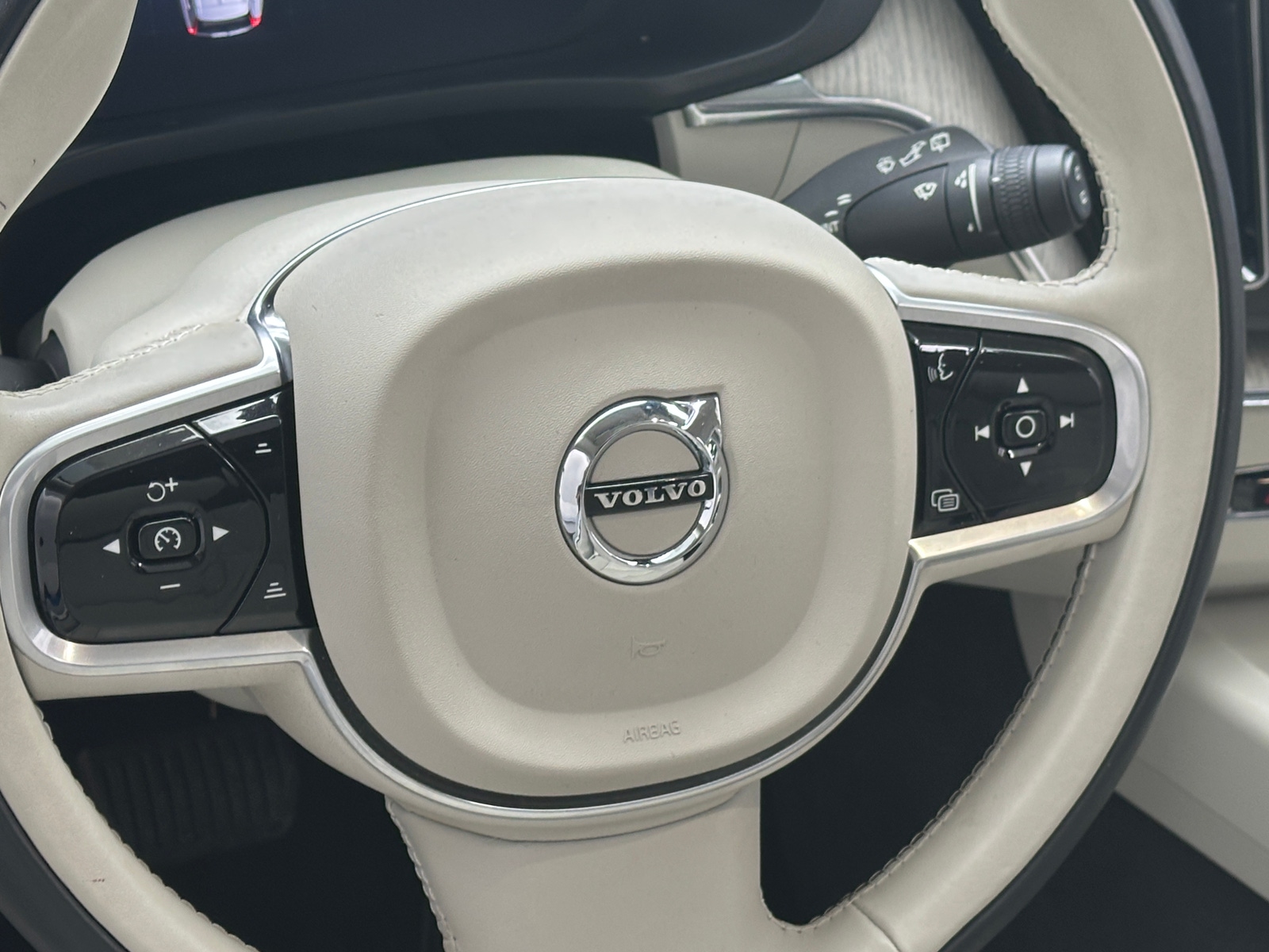 Thumbnail: 2023 Volvo XC60 - 4