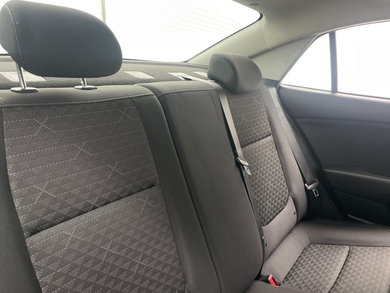 Thumbnail: 2019 Kia Rio - 6