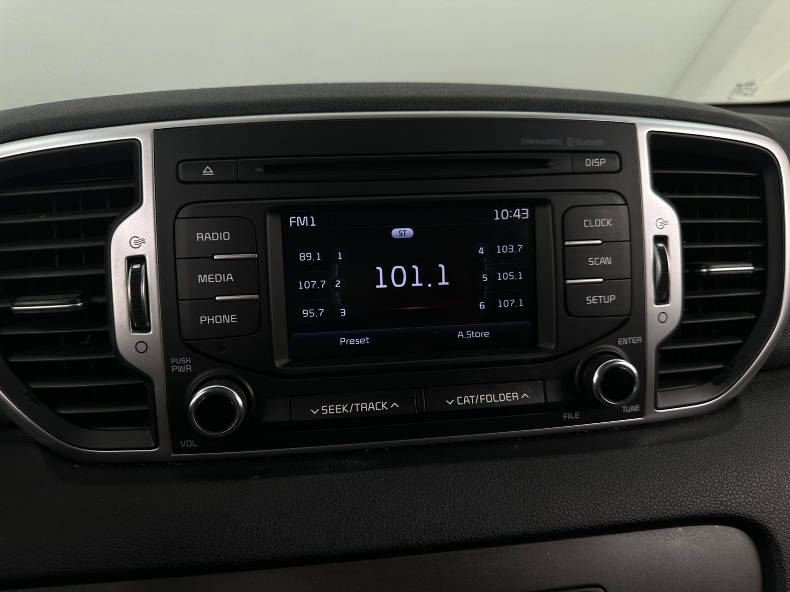 Thumbnail: 2017 Kia Sportage - 4