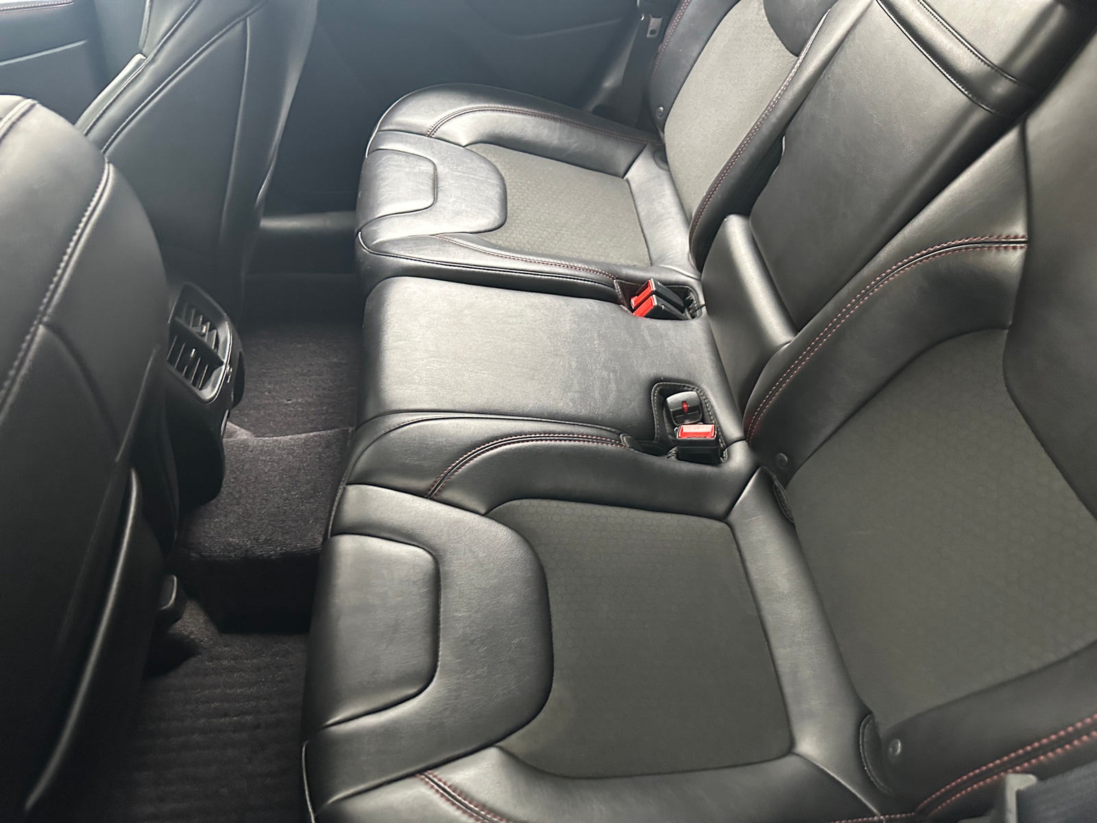Thumbnail: 2019 Jeep Cherokee - 6