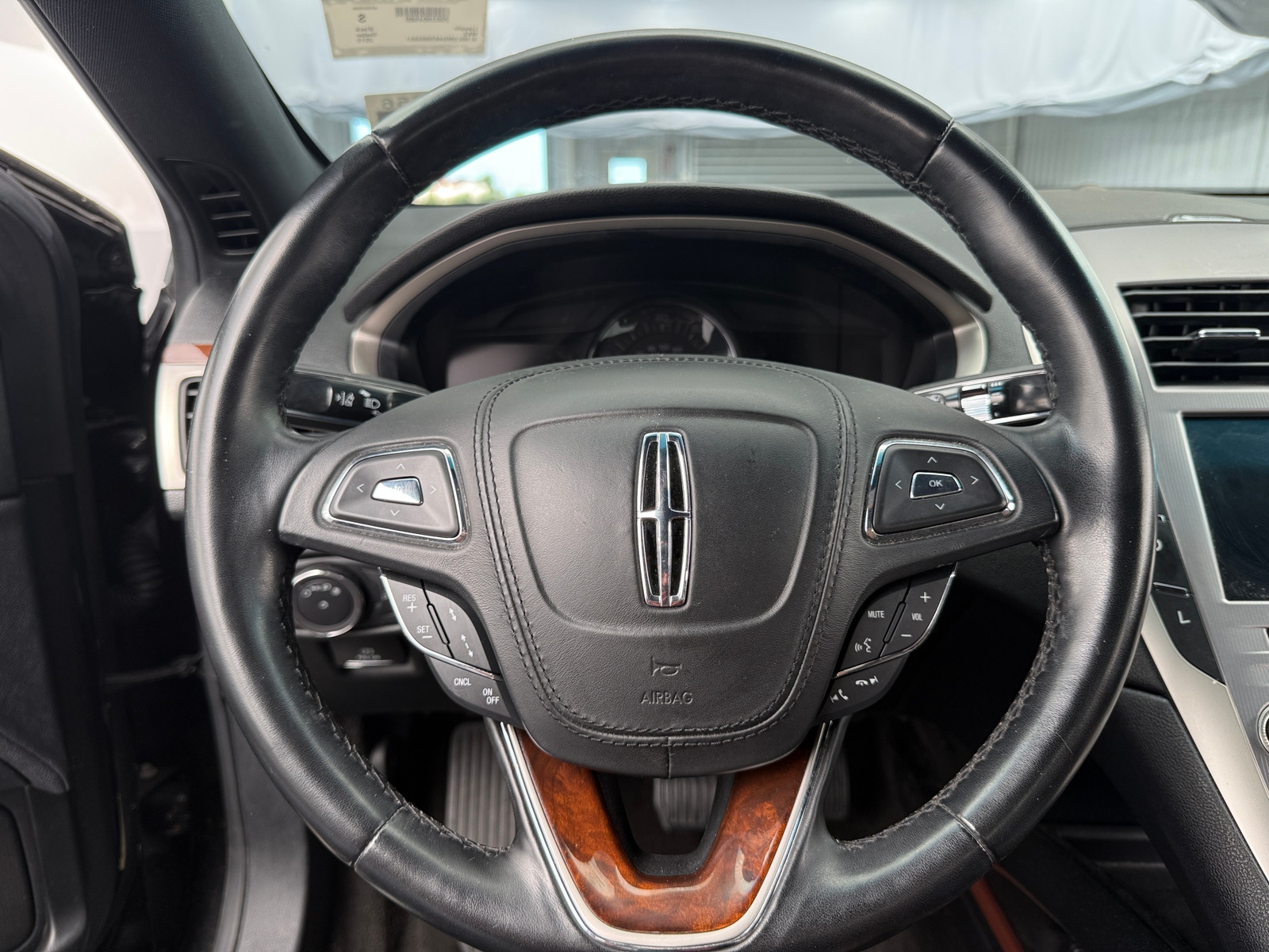 Thumbnail: 2019 Lincoln MKZ - 4