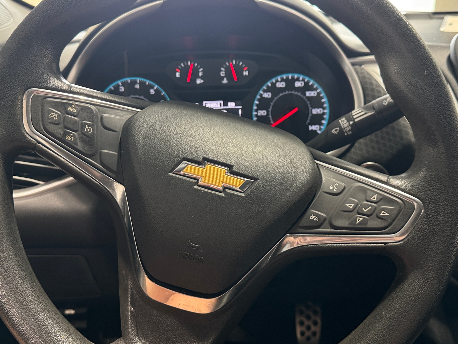 Thumbnail: 2017 Chevrolet Malibu - 5