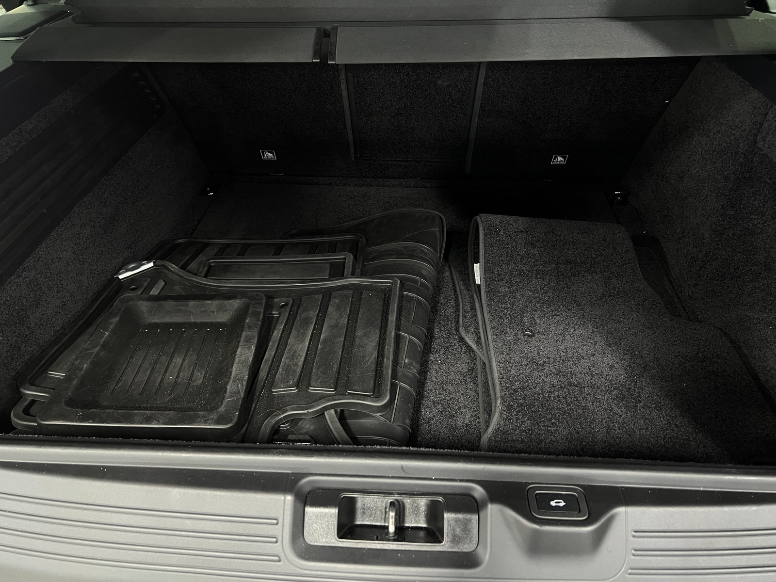 Thumbnail: 2019 Land Rover Range Rover - 6
