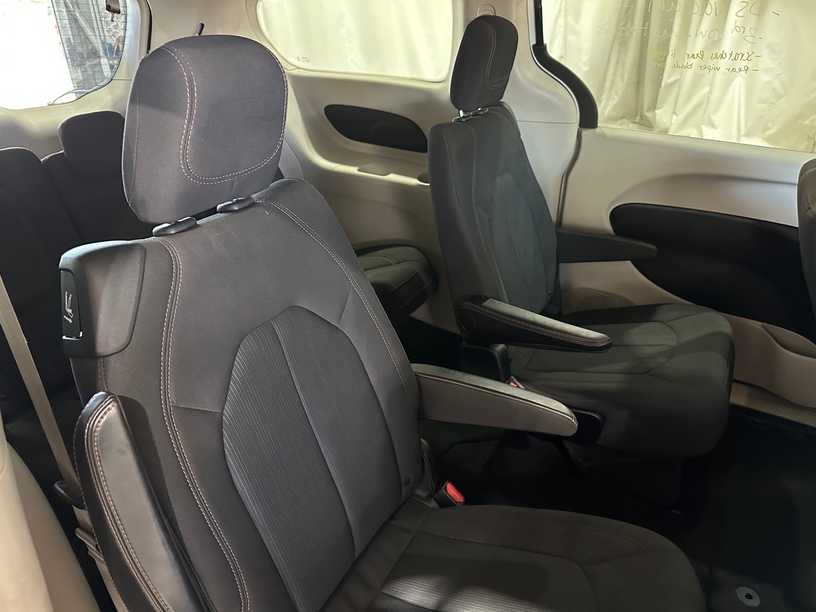 Thumbnail: 2019 Chrysler Pacifica - 6