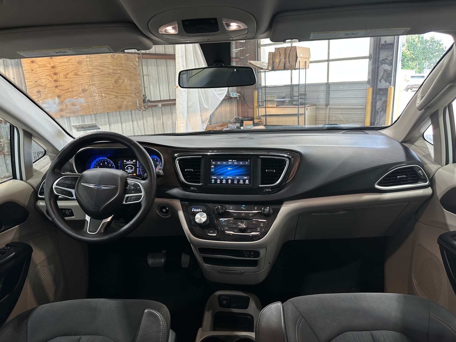 Thumbnail: 2019 Chrysler Pacifica - 3