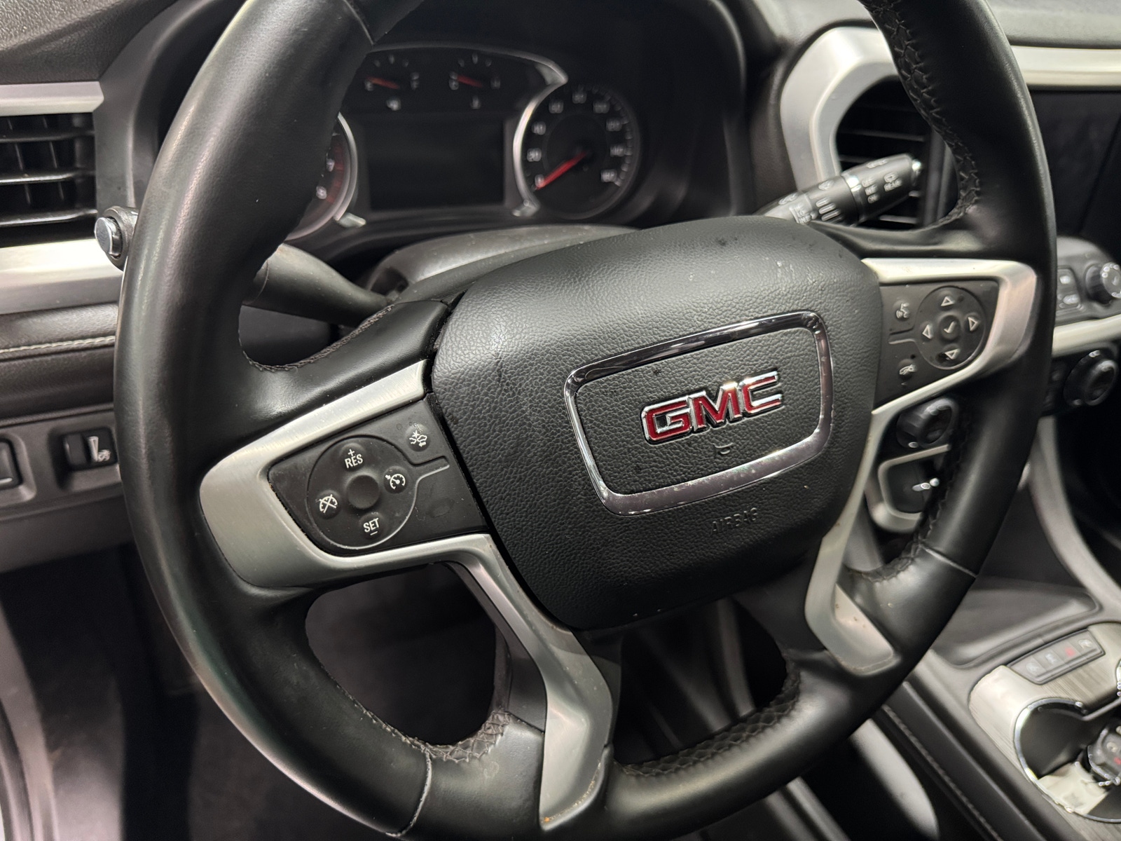 Thumbnail: 2023 GMC Acadia - 4