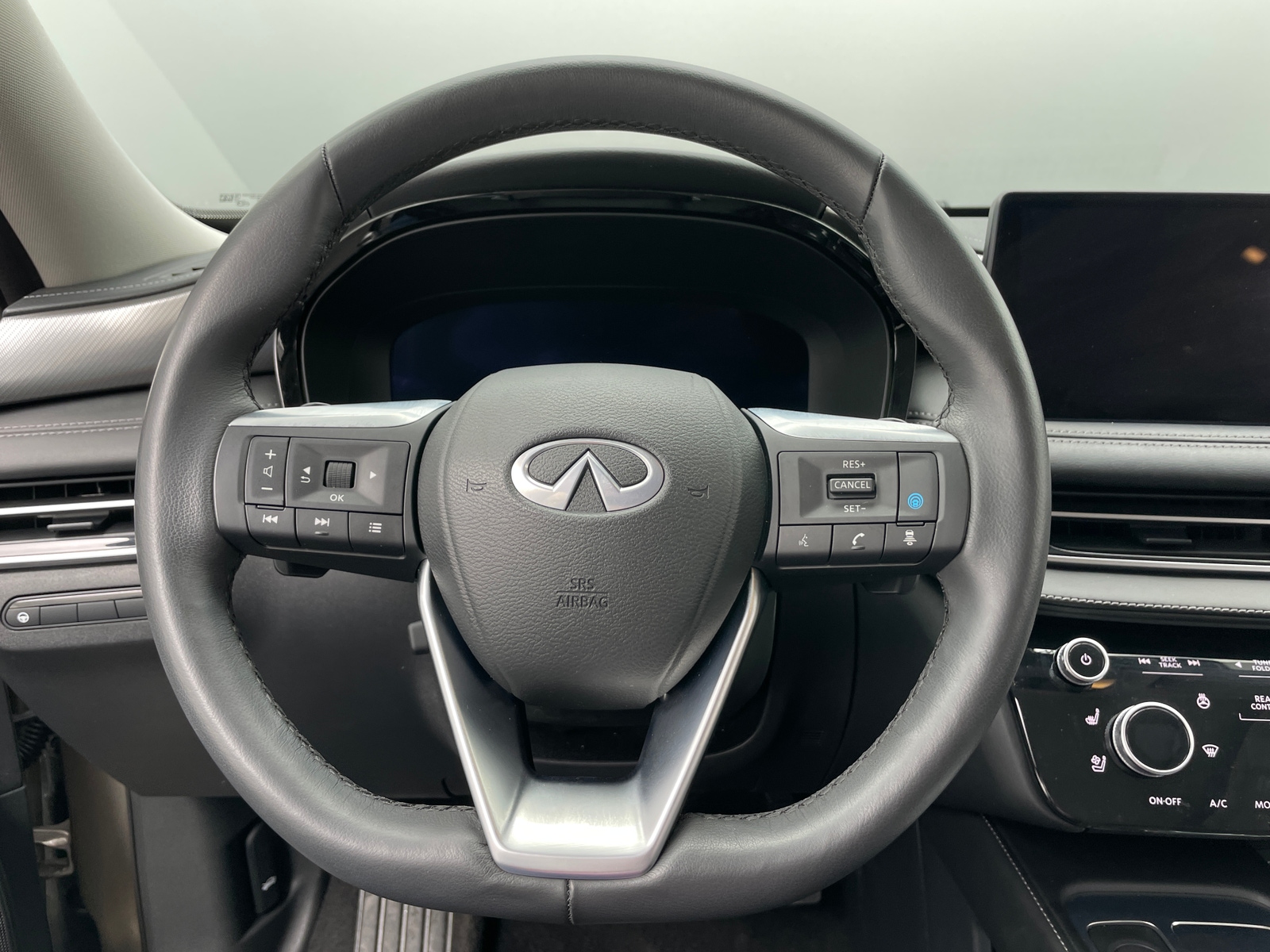 Thumbnail: 2024 INFINITI QX60 - 4