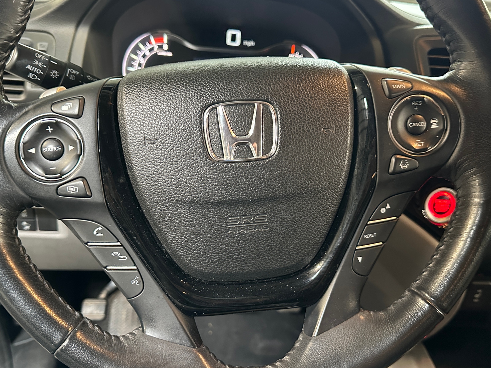 Thumbnail: 2018 Honda Pilot - 4