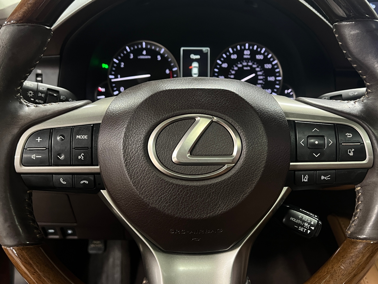 Thumbnail: 2016 Lexus ES - 4