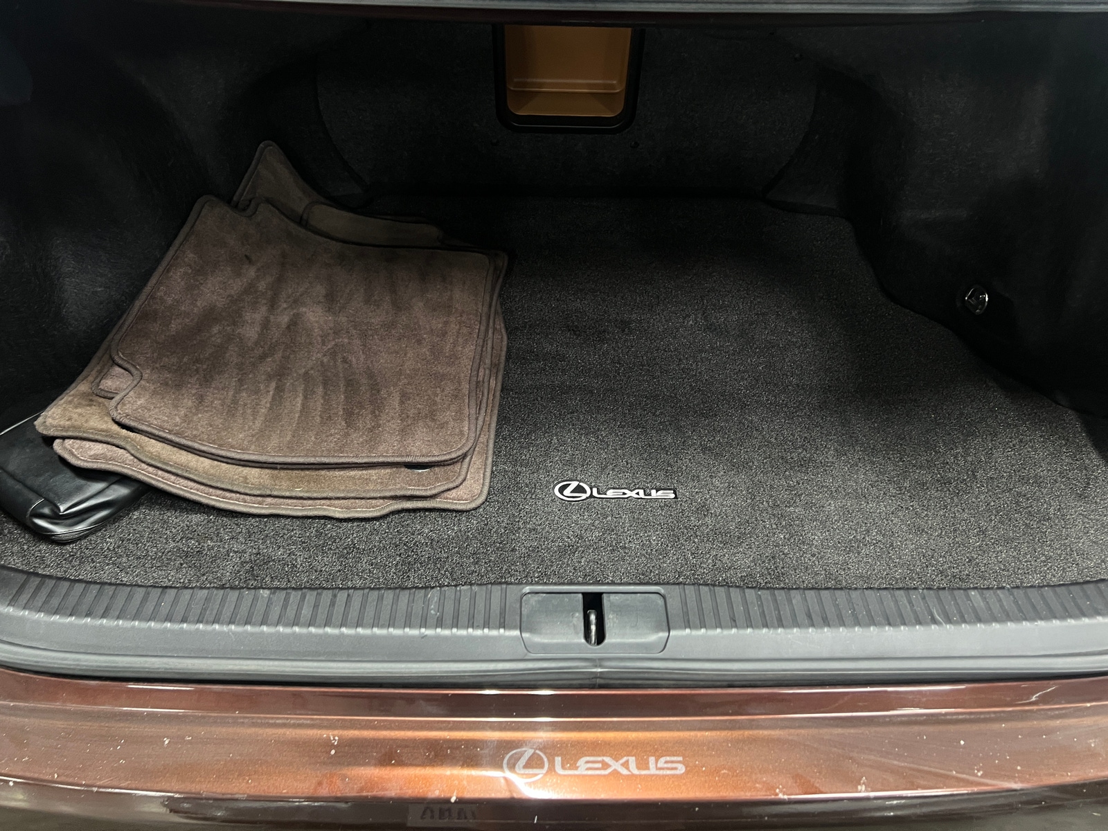 Thumbnail: 2016 Lexus ES - 6